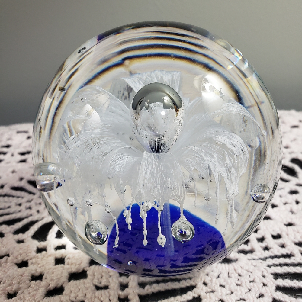 Vintage Pier 1 Art Glass Paperweight Blue White Flower Burst Controlled Bubbles